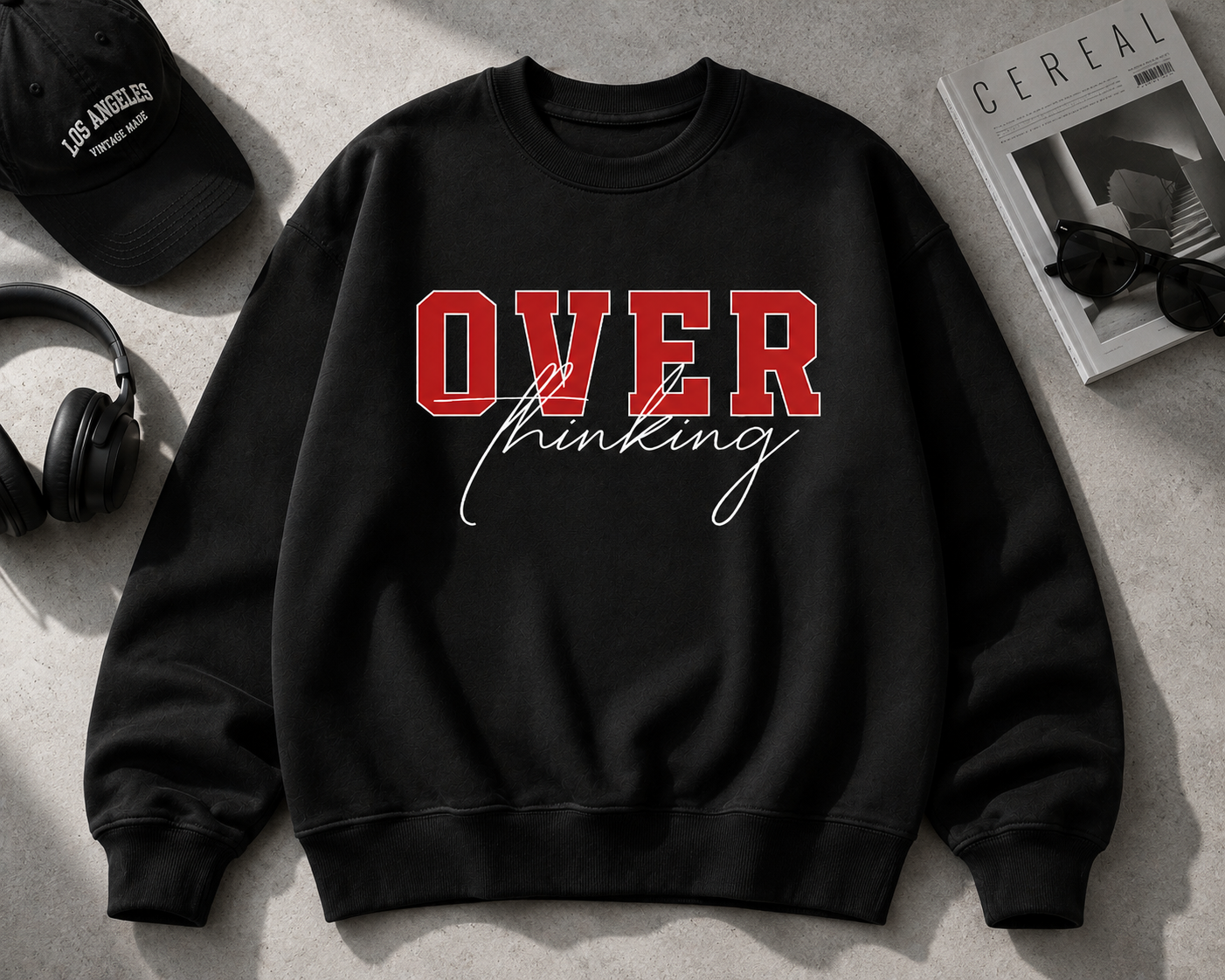 Trendy Overthinking Sweatshirt voor Volwassenen – Comfortabele Katoen-Polyester Mix in Zwart Met Opvallende Rood-Witte Tekst
