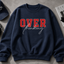 Trendy Overthinking Sweatshirt voor Volwassenen – Comfortabele Katoen-Polyester Mix in Zwart Met Opvallende Rood-Witte Tekst