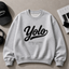 Trendy Koningsblauw Sweatshirt met 'Yolo' Print – Comfortabel & Stijlvol Streetwear voor Jongeren en Volwassenen