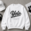 Trendy Koningsblauw Sweatshirt met 'Yolo' Print – Comfortabel & Stijlvol Streetwear voor Jongeren en Volwassenen