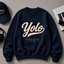 Trendy Koningsblauw Sweatshirt met 'Yolo' Print – Comfortabel & Stijlvol Streetwear voor Jongeren en Volwassenen
